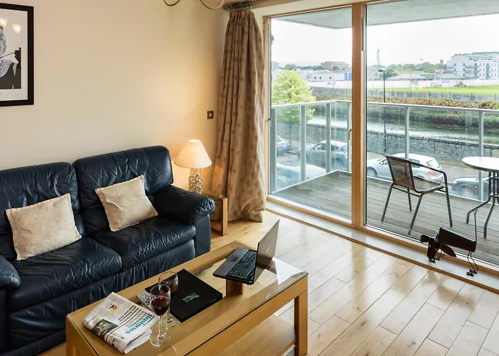 Fitzwilliam Point Apartment